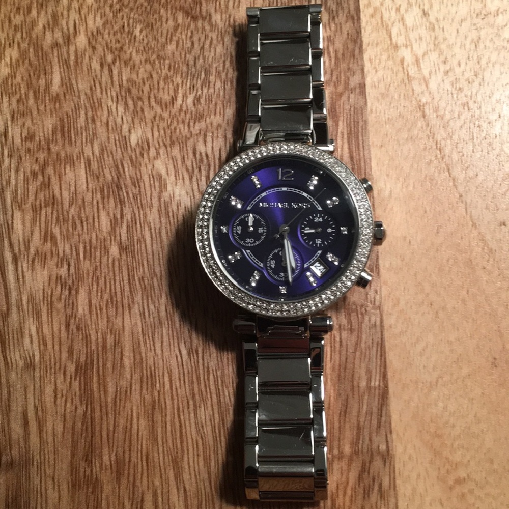 MK gorgeous blue & silver watch - Picture 5 of 7